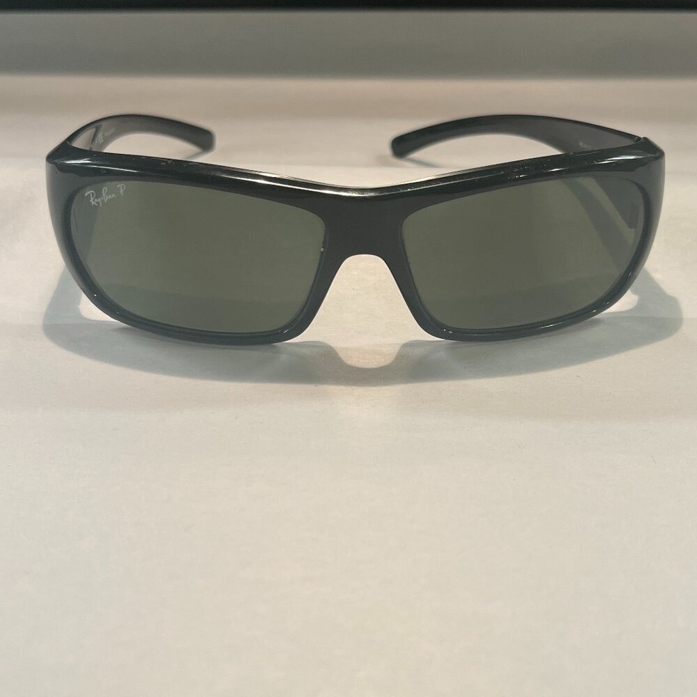 Ray-Ban RB4111 601/58 Black Frame Polarized 3P Green Lens Sunglasses